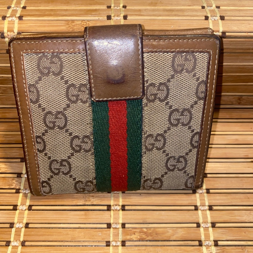 Authentic Gucci wallet